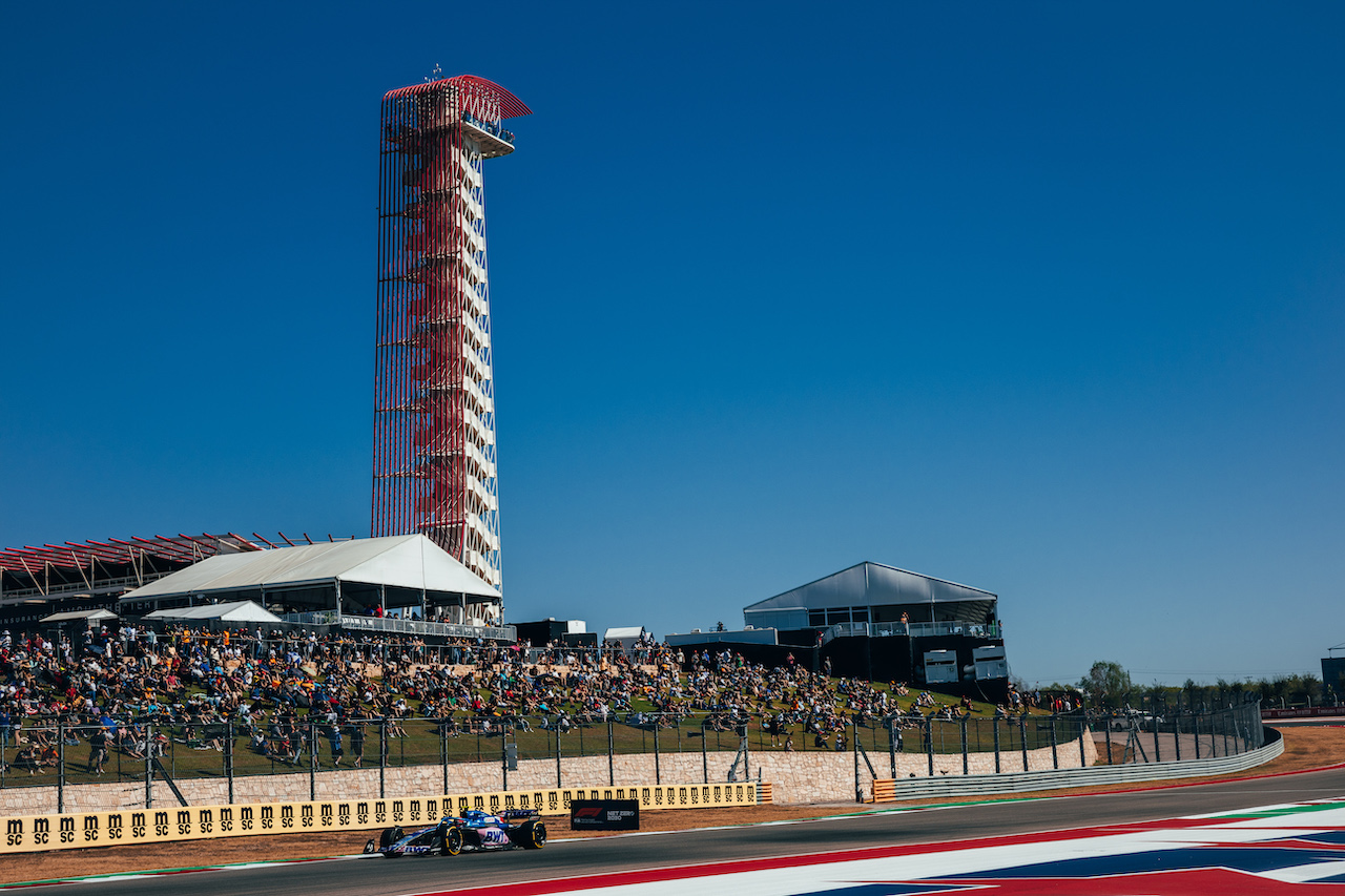 GP STATI UNITI, Esteban Ocon (FRA) Alpine F1 Team A522.
21.10.2022. Formula 1 World Championship, Rd 19, United States Grand Prix, Austin, Texas, USA, Practice Day.
- www.xpbimages.com, EMail: requests@xpbimages.com © Copyright: Bearne / XPB Images