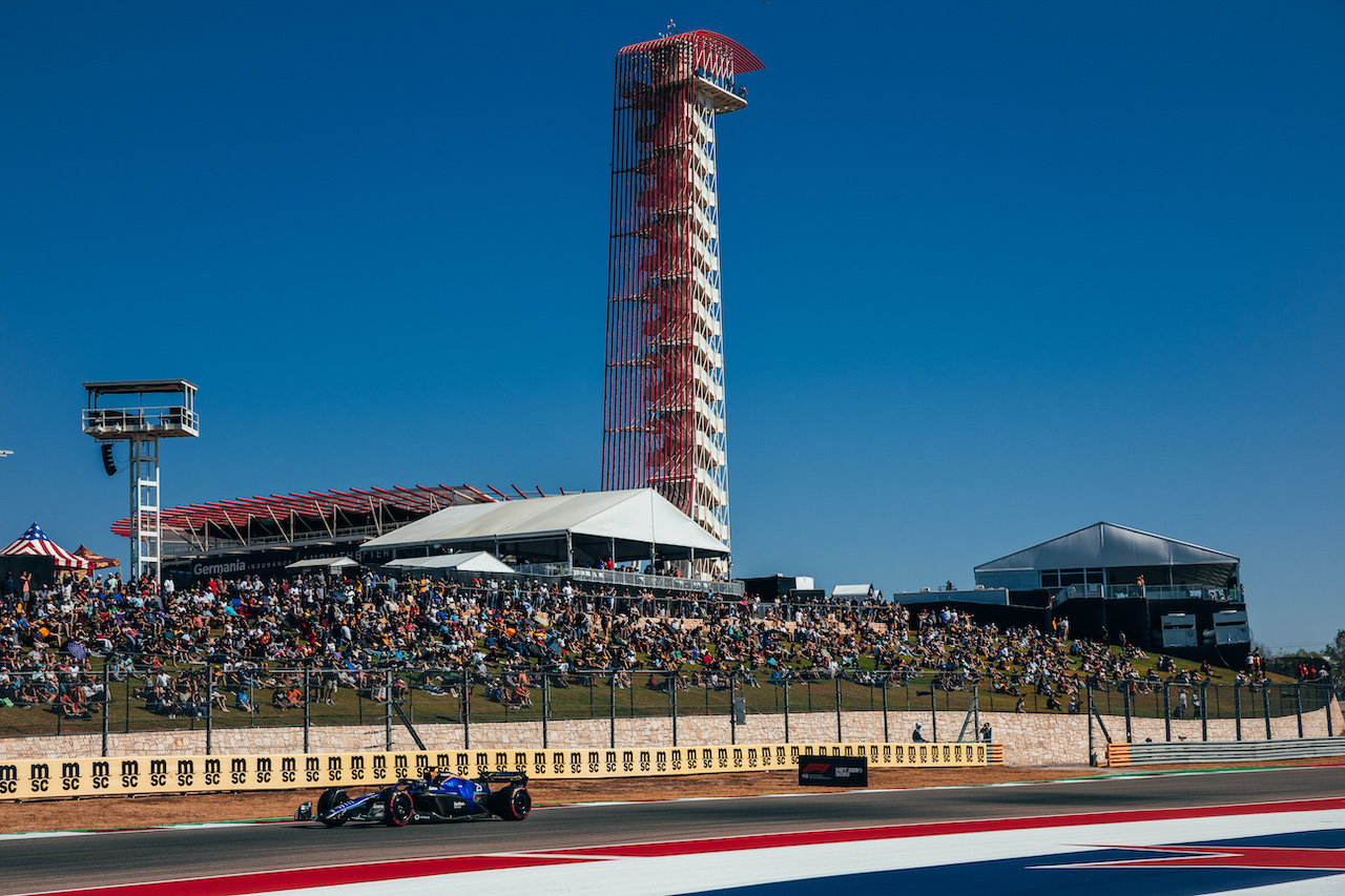 GP STATI UNITI, Alexander Albon (THA) Williams Racing FW44.
21.10.2022. Formula 1 World Championship, Rd 19, United States Grand Prix, Austin, Texas, USA, Practice Day.
- www.xpbimages.com, EMail: requests@xpbimages.com © Copyright: Bearne / XPB Images