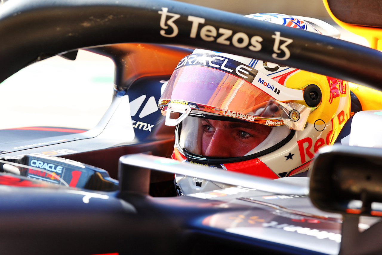 GP STATI UNITI, Max Verstappen (NLD) Red Bull Racing RB18.
21.10.2022. Formula 1 World Championship, Rd 19, United States Grand Prix, Austin, Texas, USA, Practice Day.
- www.xpbimages.com, EMail: requests@xpbimages.com © Copyright: Batchelor / XPB Images