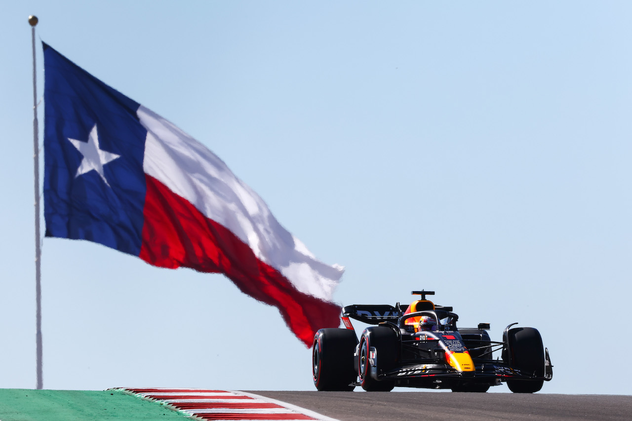 GP STATI UNITI, Max Verstappen (NLD), Red Bull Racing 
21.10.2022. Formula 1 World Championship, Rd 19, United States Grand Prix, Austin, Texas, USA, Practice Day.
- www.xpbimages.com, EMail: requests@xpbimages.com ¬© Copyright: Charniaux / XPB Images