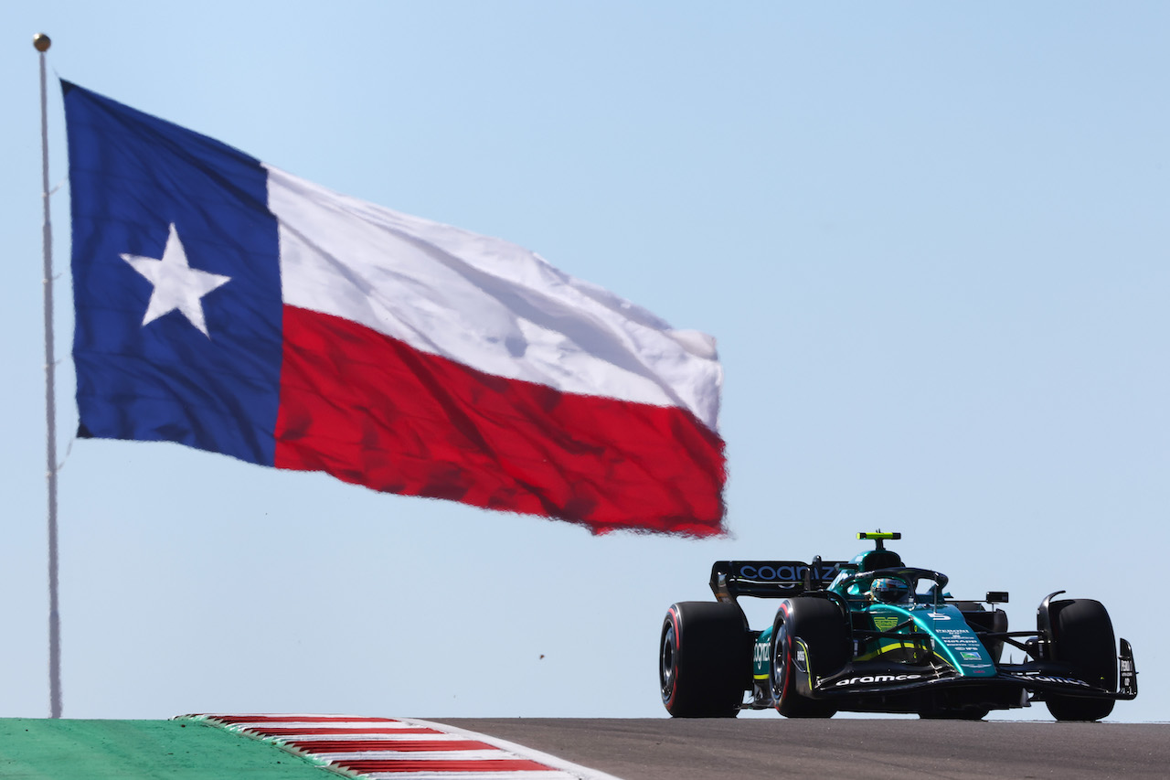 GP STATI UNITI, Sebastian Vettel (GER), Aston Martin F1 Team 
21.10.2022. Formula 1 World Championship, Rd 19, United States Grand Prix, Austin, Texas, USA, Practice Day.
- www.xpbimages.com, EMail: requests@xpbimages.com ¬© Copyright: Charniaux / XPB Images