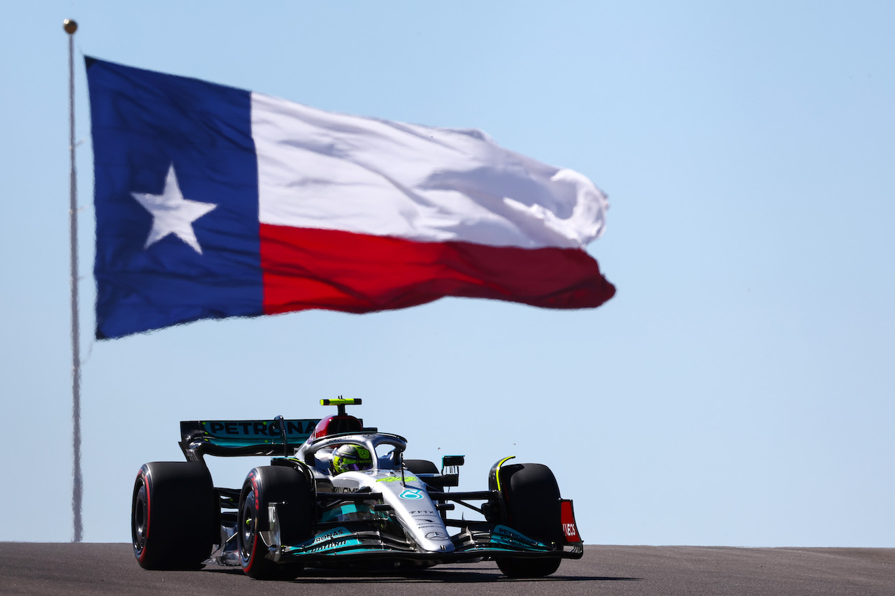 GP STATI UNITI, Lewis Hamilton (GBR), Mercedes AMG F1  
21.10.2022. Formula 1 World Championship, Rd 19, United States Grand Prix, Austin, Texas, USA, Practice Day.
- www.xpbimages.com, EMail: requests@xpbimages.com ¬© Copyright: Charniaux / XPB Images