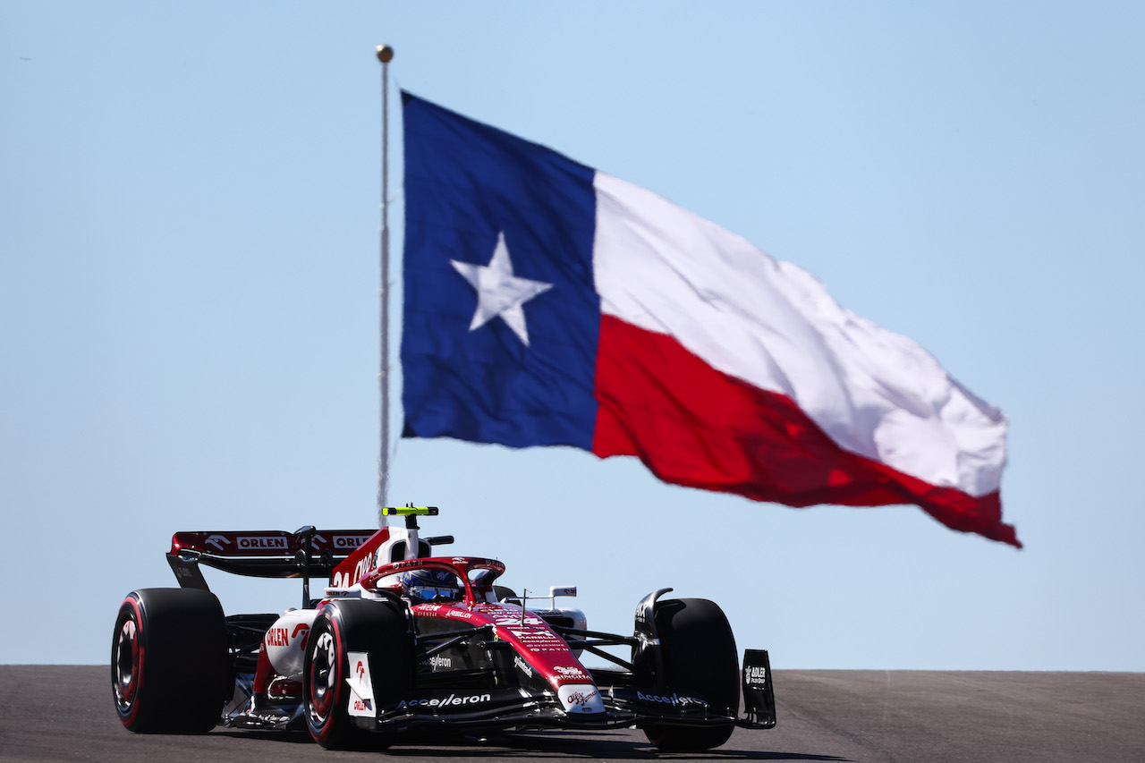 GP STATI UNITI, Guanyu Zhou (CHI), Alfa Romeo Racing 
21.10.2022. Formula 1 World Championship, Rd 19, United States Grand Prix, Austin, Texas, USA, Practice Day.
- www.xpbimages.com, EMail: requests@xpbimages.com © Copyright: Charniaux / XPB Images