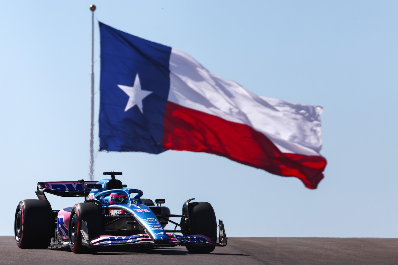 GP STATI UNITI, Fernando Alonso (ESP), Alpine F1 Team 
21.10.2022. Formula 1 World Championship, Rd 19, United States Grand Prix, Austin, Texas, USA, Practice Day.
- www.xpbimages.com, EMail: requests@xpbimages.com © Copyright: Charniaux / XPB Images