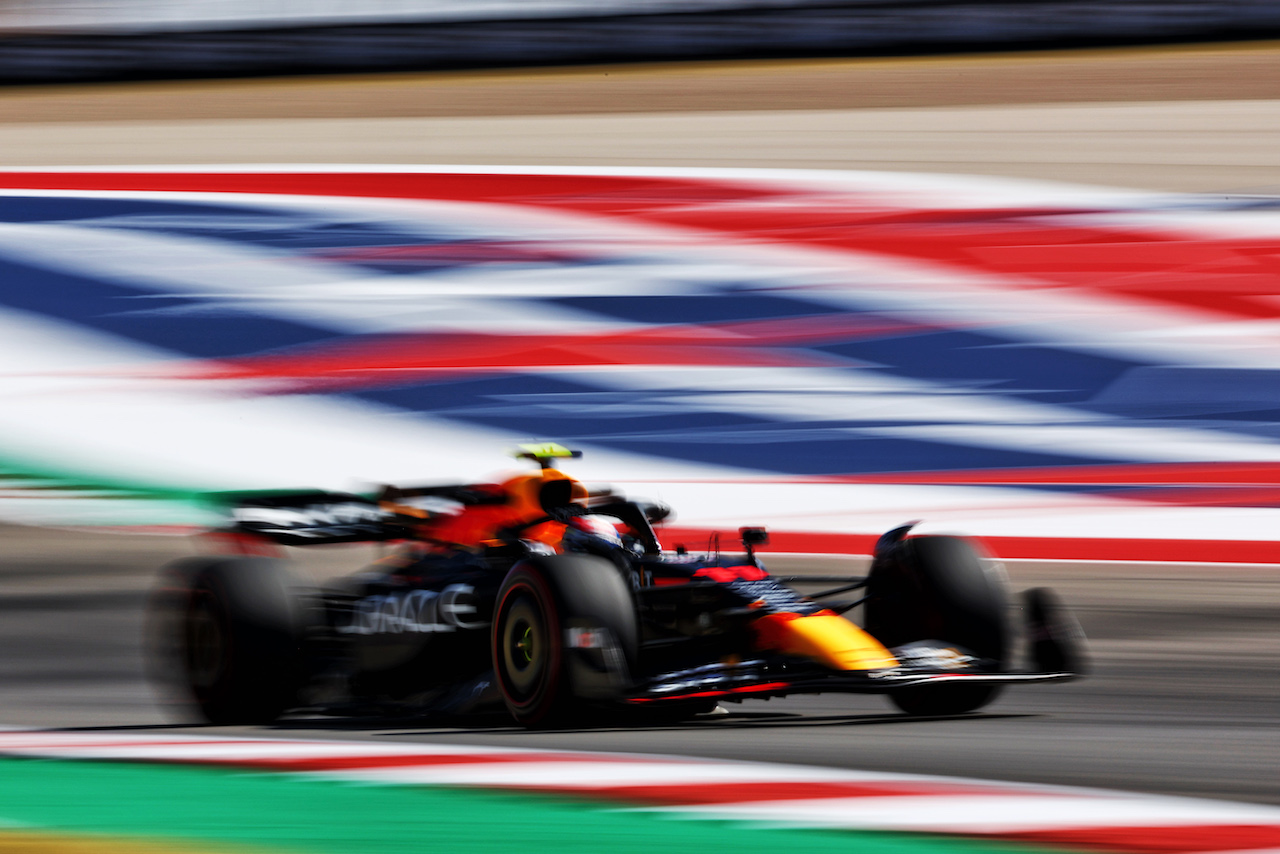 GP STATI UNITI, Sergio Perez (MEX) Red Bull Racing RB18.
21.10.2022. Formula 1 World Championship, Rd 19, United States Grand Prix, Austin, Texas, USA, Practice Day.
 - www.xpbimages.com, EMail: requests@xpbimages.com © Copyright: Coates / XPB Images