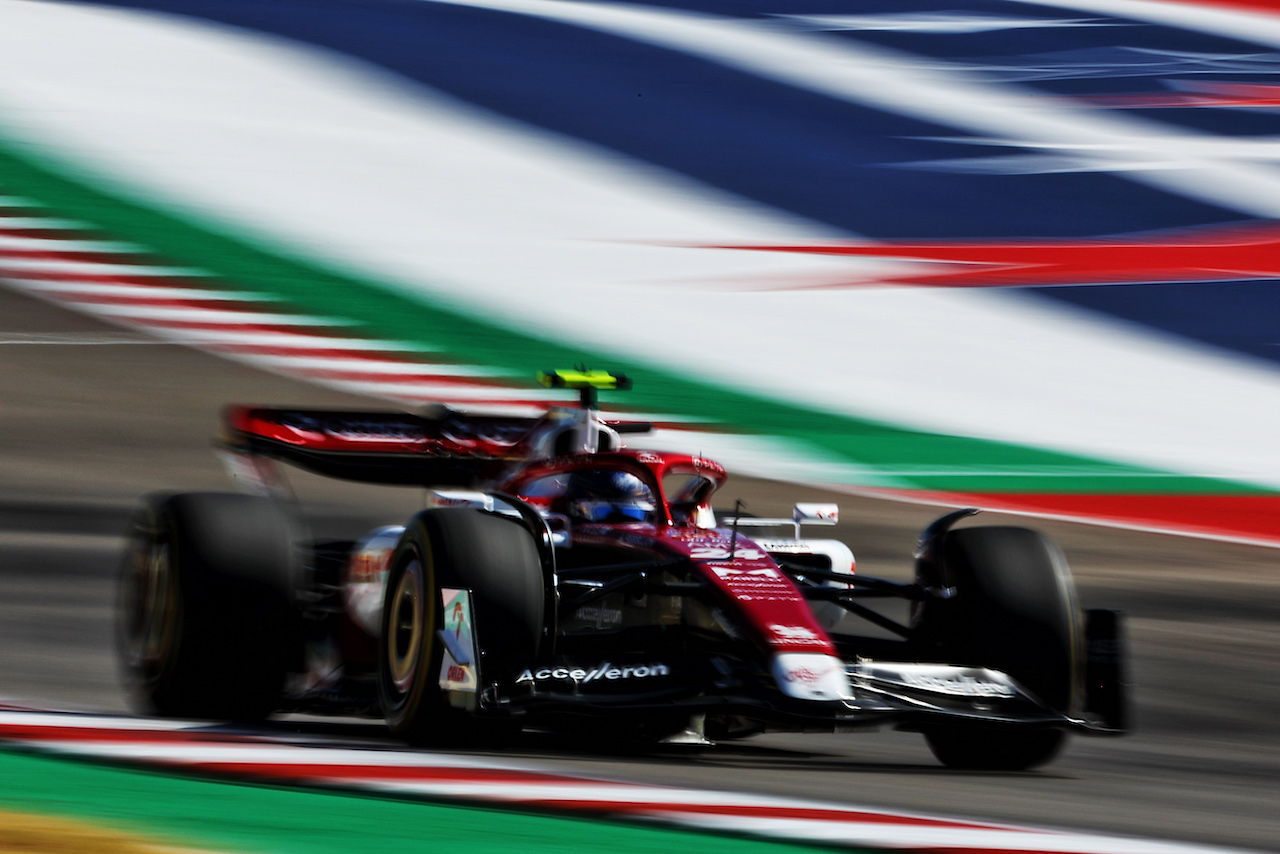 GP STATI UNITI, Guanyu Zhou (CHN) Alfa Romeo F1 Team C42.
21.10.2022. Formula 1 World Championship, Rd 19, United States Grand Prix, Austin, Texas, USA, Practice Day.
 - www.xpbimages.com, EMail: requests@xpbimages.com © Copyright: Coates / XPB Images