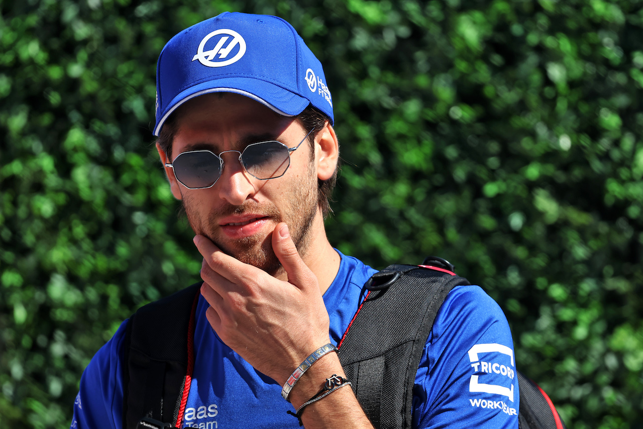 GP STATI UNITI, Antonio Giovinazzi (ITA) Haas F1 Team Test Driver.
21.10.2022. Formula 1 World Championship, Rd 19, United States Grand Prix, Austin, Texas, USA, Practice Day.
- www.xpbimages.com, EMail: requests@xpbimages.com © Copyright: Batchelor / XPB Images