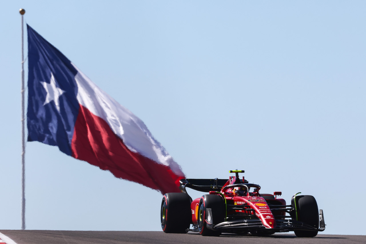 GP STATI UNITI, Carlos Sainz Jr (ESP), Ferrari 
21.10.2022. Formula 1 World Championship, Rd 19, United States Grand Prix, Austin, Texas, USA, Practice Day.
- www.xpbimages.com, EMail: requests@xpbimages.com ¬© Copyright: Charniaux / XPB Images