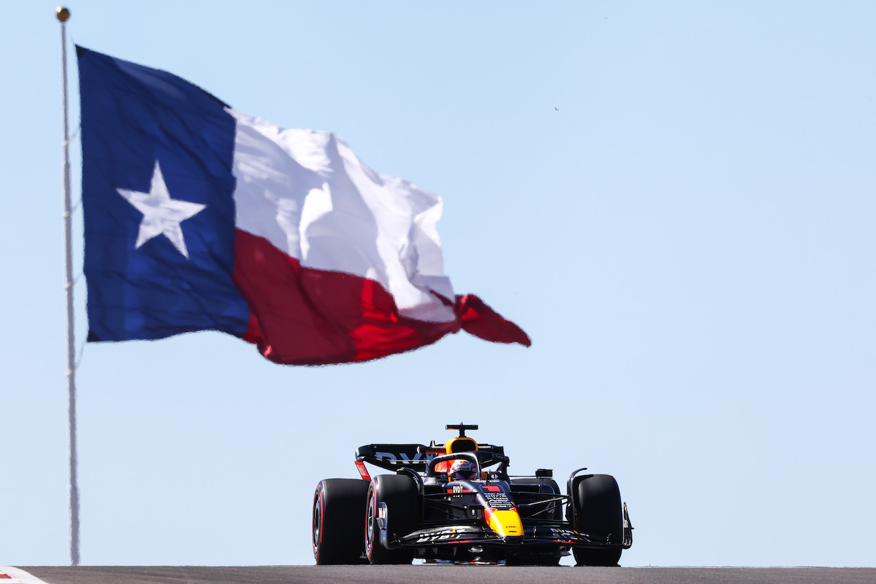 GP STATI UNITI, Max Verstappen (NLD), Red Bull Racing 
21.10.2022. Formula 1 World Championship, Rd 19, United States Grand Prix, Austin, Texas, USA, Practice Day.
- www.xpbimages.com, EMail: requests@xpbimages.com ¬© Copyright: Charniaux / XPB Images