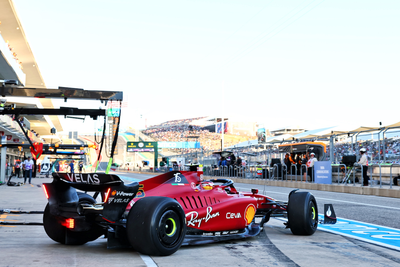 GP STATI UNITI, Carlos Sainz Jr (ESP) Ferrari F1-75 with Pirelli prototype tyres.
21.10.2022. Formula 1 World Championship, Rd 19, United States Grand Prix, Austin, Texas, USA, Practice Day.
- www.xpbimages.com, EMail: requests@xpbimages.com © Copyright: Batchelor / XPB Images