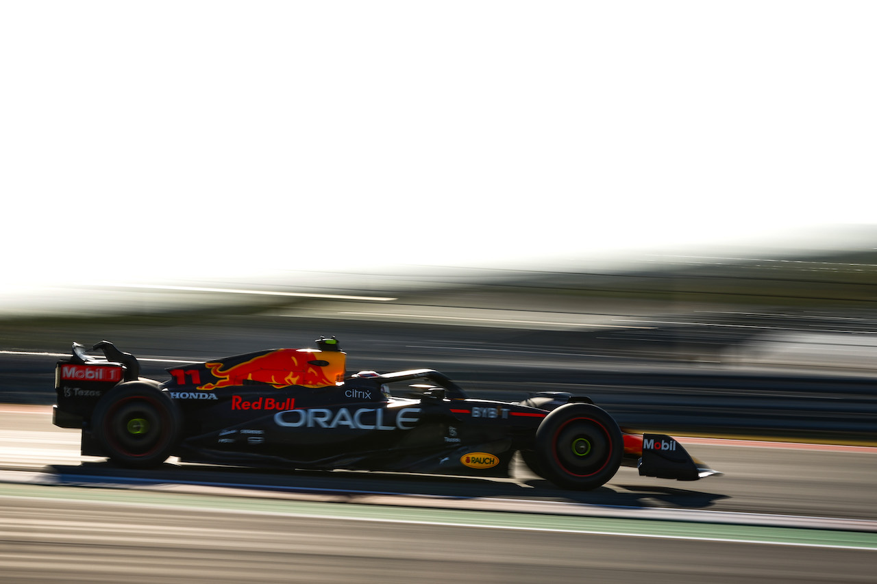 GP STATI UNITI, Sergio Perez (MEX), Red Bull Racing 
21.10.2022. Formula 1 World Championship, Rd 19, United States Grand Prix, Austin, Texas, USA, Practice Day.
- www.xpbimages.com, EMail: requests@xpbimages.com © Copyright: Charniaux / XPB Images