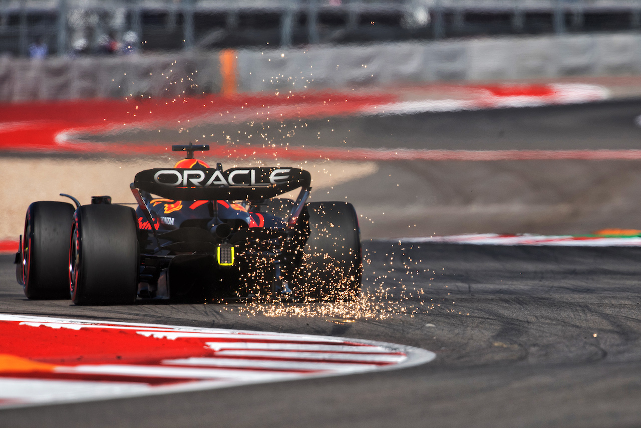GP STATI UNITI, Max Verstappen (NLD) Red Bull Racing RB18.
21.10.2022. Formula 1 World Championship, Rd 19, United States Grand Prix, Austin, Texas, USA, Practice Day.
- www.xpbimages.com, EMail: requests@xpbimages.com © Copyright: Price / XPB Images