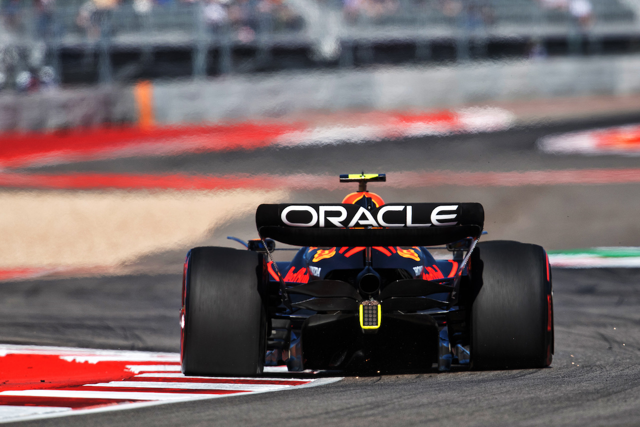 GP STATI UNITI, Sergio Perez (MEX) Red Bull Racing RB18.
21.10.2022. Formula 1 World Championship, Rd 19, United States Grand Prix, Austin, Texas, USA, Practice Day.
- www.xpbimages.com, EMail: requests@xpbimages.com © Copyright: Price / XPB Images