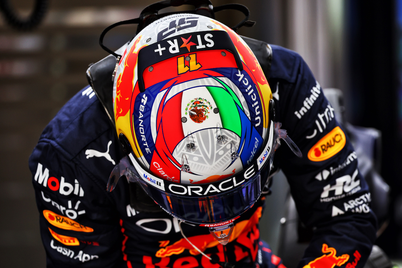 GP STATI UNITI, Sergio Perez (MEX) Red Bull Racing.
21.10.2022. Formula 1 World Championship, Rd 19, United States Grand Prix, Austin, Texas, USA, Practice Day.
- www.xpbimages.com, EMail: requests@xpbimages.com © Copyright: Batchelor / XPB Images