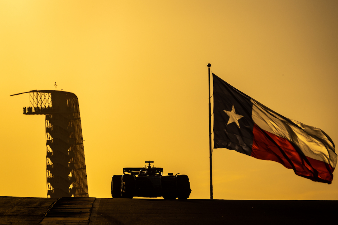 GP STATI UNITI, Lance Stroll (CDN) Aston Martin F1 Team AMR22.
21.10.2022. Formula 1 World Championship, Rd 19, United States Grand Prix, Austin, Texas, USA, Practice Day.
- www.xpbimages.com, EMail: requests@xpbimages.com © Copyright: Bearne / XPB Images