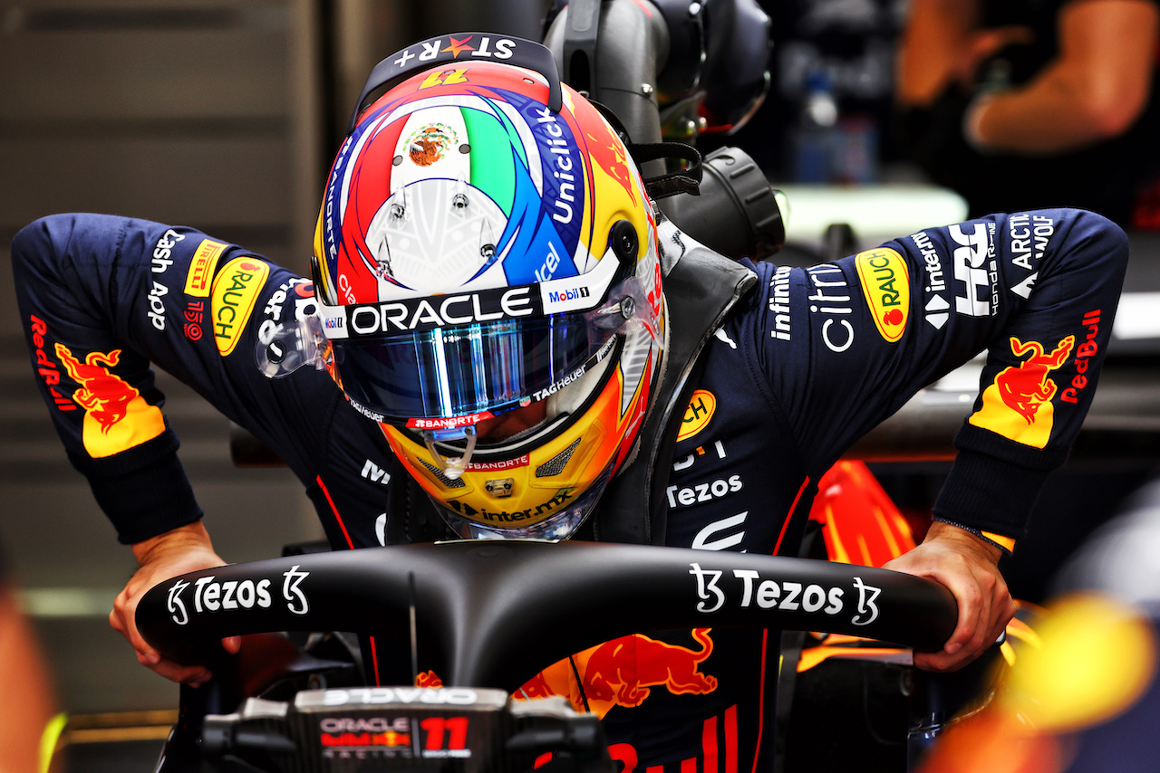 GP STATI UNITI, Sergio Perez (MEX) Red Bull Racing RB18.
21.10.2022. Formula 1 World Championship, Rd 19, United States Grand Prix, Austin, Texas, USA, Practice Day.
- www.xpbimages.com, EMail: requests@xpbimages.com © Copyright: Batchelor / XPB Images