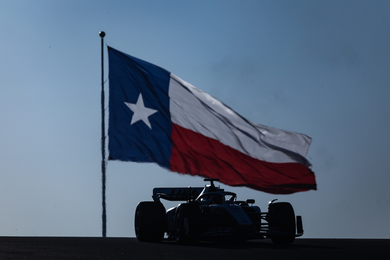 GP STATI UNITI, Kevin Magnussen (DEN) Haas VF-22.
21.10.2022. Formula 1 World Championship, Rd 19, United States Grand Prix, Austin, Texas, USA, Practice Day.
- www.xpbimages.com, EMail: requests@xpbimages.com © Copyright: Bearne / XPB Images