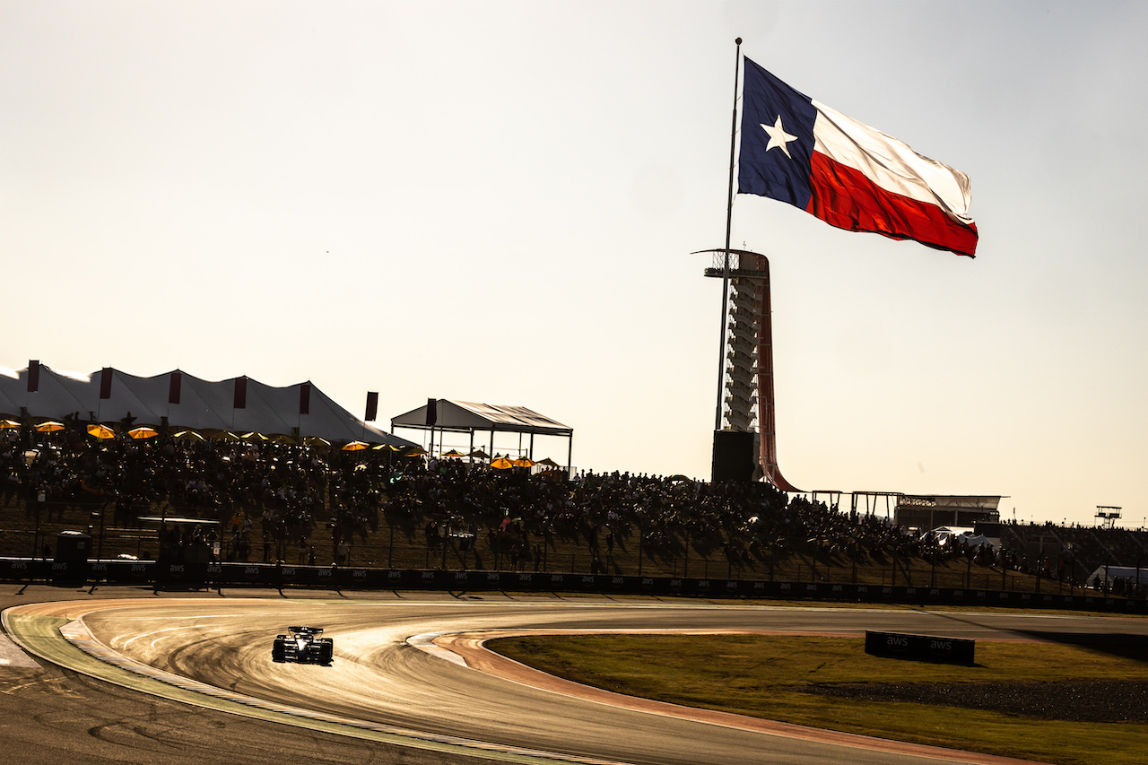 GP STATI UNITI, Esteban Ocon (FRA) Alpine F1 Team A522.
21.10.2022. Formula 1 World Championship, Rd 19, United States Grand Prix, Austin, Texas, USA, Practice Day.
- www.xpbimages.com, EMail: requests@xpbimages.com © Copyright: Bearne / XPB Images