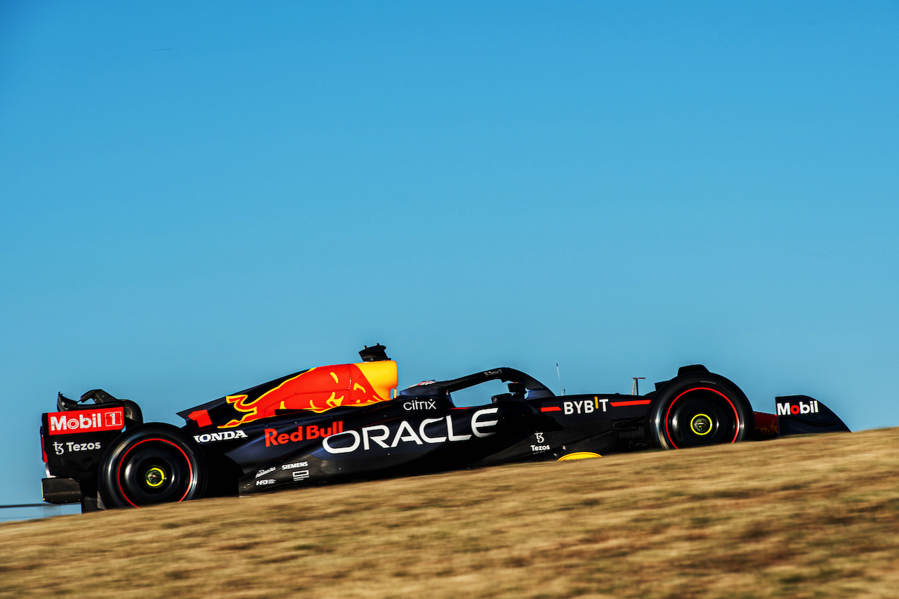 GP STATI UNITI, Max Verstappen (NLD) Red Bull Racing RB18.
21.10.2022. Formula 1 World Championship, Rd 19, United States Grand Prix, Austin, Texas, USA, Practice Day.
- www.xpbimages.com, EMail: requests@xpbimages.com © Copyright: Price / XPB Images