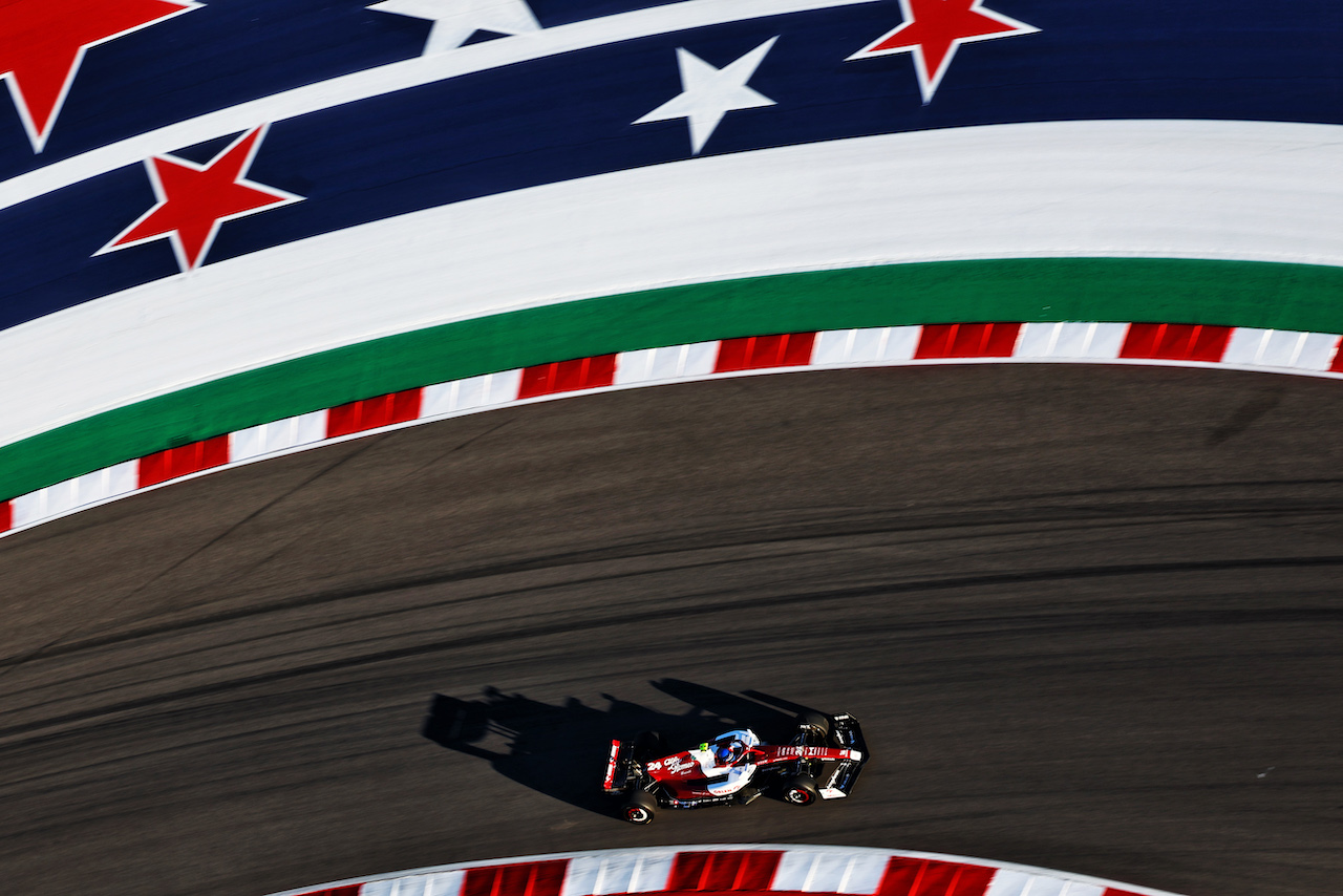 GP STATI UNITI, Guanyu Zhou (CHN) Alfa Romeo F1 Team C42.
21.10.2022. Formula 1 World Championship, Rd 19, United States Grand Prix, Austin, Texas, USA, Practice Day.
 - www.xpbimages.com, EMail: requests@xpbimages.com © Copyright: Coates / XPB Images