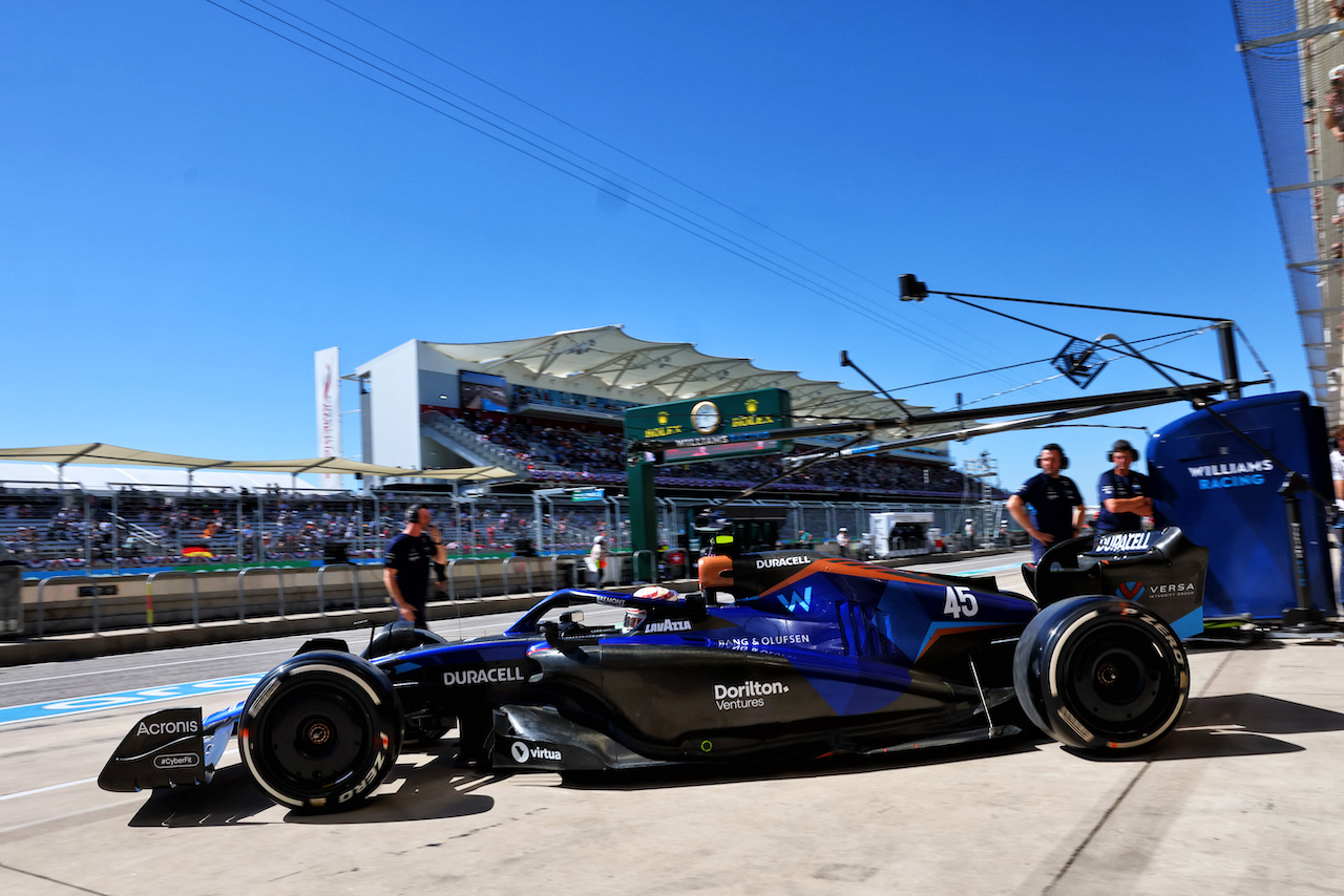 GP STATI UNITI, Logan Sargeant (USA) Williams Racing FW44 Academy Driver leaves the pits.
21.10.2022. Formula 1 World Championship, Rd 19, United States Grand Prix, Austin, Texas, USA, Practice Day.
- www.xpbimages.com, EMail: requests@xpbimages.com © Copyright: Batchelor / XPB Images