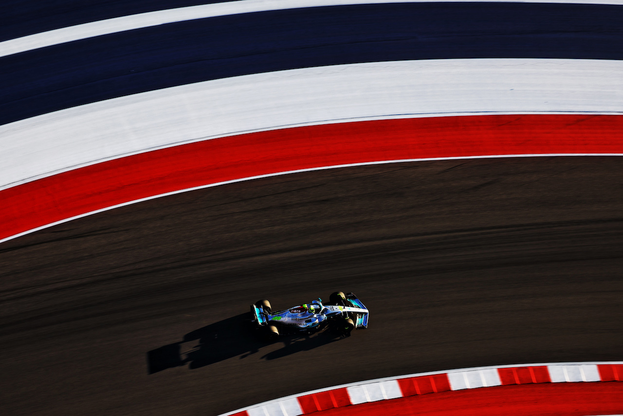 GP STATI UNITI, Lewis Hamilton (GBR) Mercedes AMG F1 W13.
21.10.2022. Formula 1 World Championship, Rd 19, United States Grand Prix, Austin, Texas, USA, Practice Day.
 - www.xpbimages.com, EMail: requests@xpbimages.com © Copyright: Coates / XPB Images