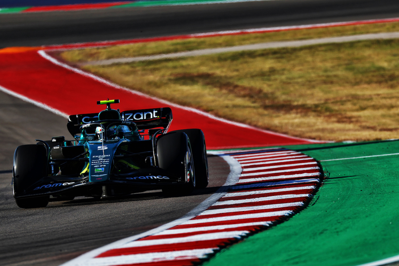 GP STATI UNITI, Sebastian Vettel (GER) Aston Martin F1 Team AMR22.
21.10.2022. Formula 1 World Championship, Rd 19, United States Grand Prix, Austin, Texas, USA, Practice Day.
 - www.xpbimages.com, EMail: requests@xpbimages.com © Copyright: Coates / XPB Images