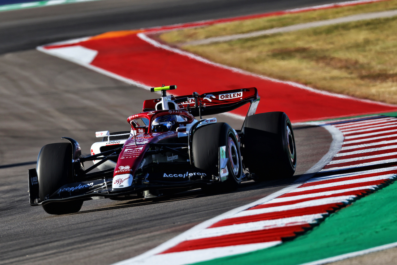 GP STATI UNITI, Guanyu Zhou (CHN) Alfa Romeo F1 Team C42.
21.10.2022. Formula 1 World Championship, Rd 19, United States Grand Prix, Austin, Texas, USA, Practice Day.
 - www.xpbimages.com, EMail: requests@xpbimages.com © Copyright: Coates / XPB Images
