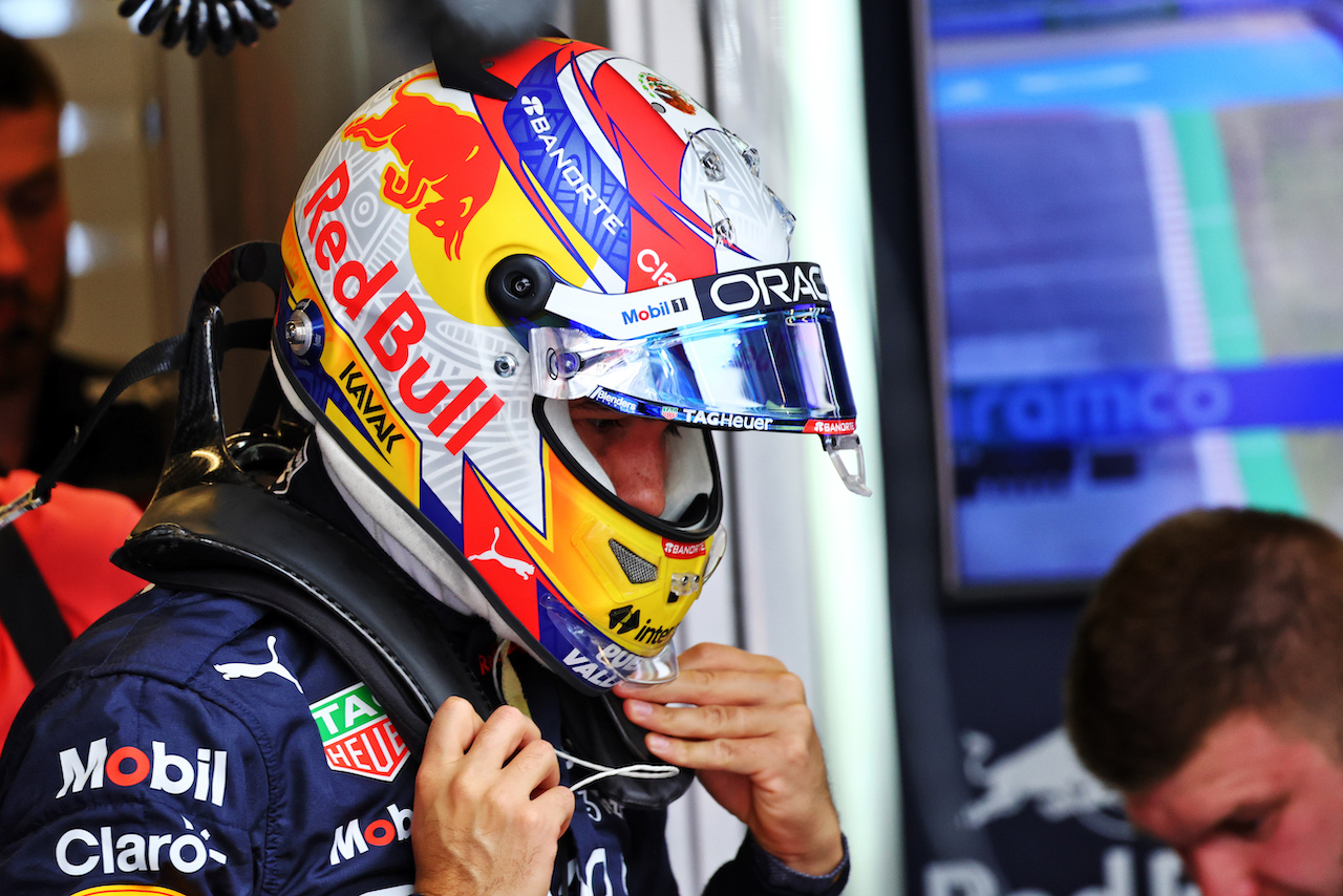 GP STATI UNITI, Sergio Perez (MEX) Red Bull Racing.
21.10.2022. Formula 1 World Championship, Rd 19, United States Grand Prix, Austin, Texas, USA, Practice Day.
- www.xpbimages.com, EMail: requests@xpbimages.com © Copyright: Batchelor / XPB Images