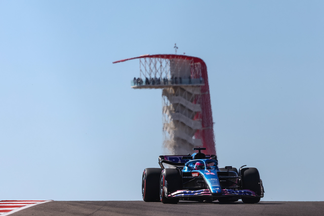 GP STATI UNITI, Fernando Alonso (ESP), Alpine F1 Team 
21.10.2022. Formula 1 World Championship, Rd 19, United States Grand Prix, Austin, Texas, USA, Practice Day.
- www.xpbimages.com, EMail: requests@xpbimages.com ¬© Copyright: Charniaux / XPB Images
