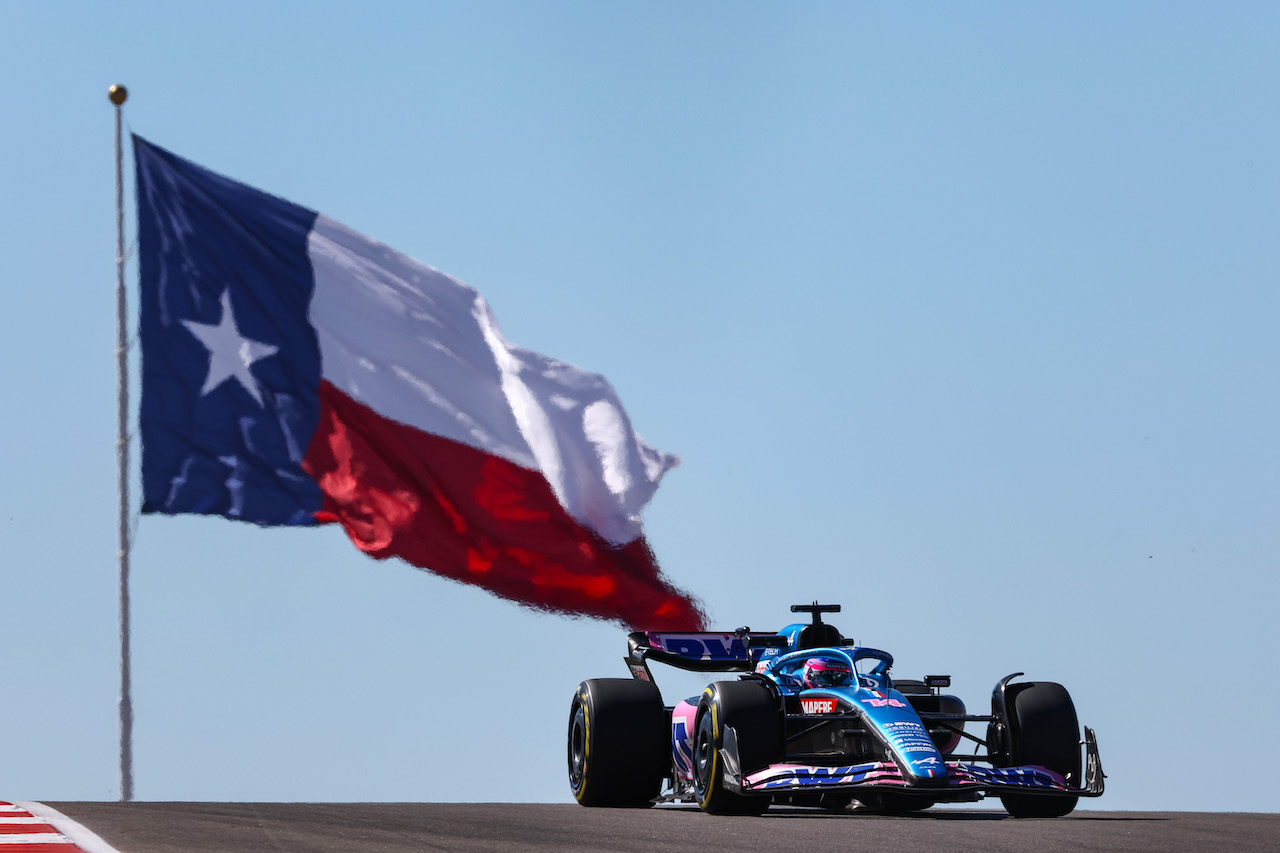 GP STATI UNITI, Fernando Alonso (ESP), Alpine F1 Team 
21.10.2022. Formula 1 World Championship, Rd 19, United States Grand Prix, Austin, Texas, USA, Practice Day.
- www.xpbimages.com, EMail: requests@xpbimages.com ¬© Copyright: Charniaux / XPB Images