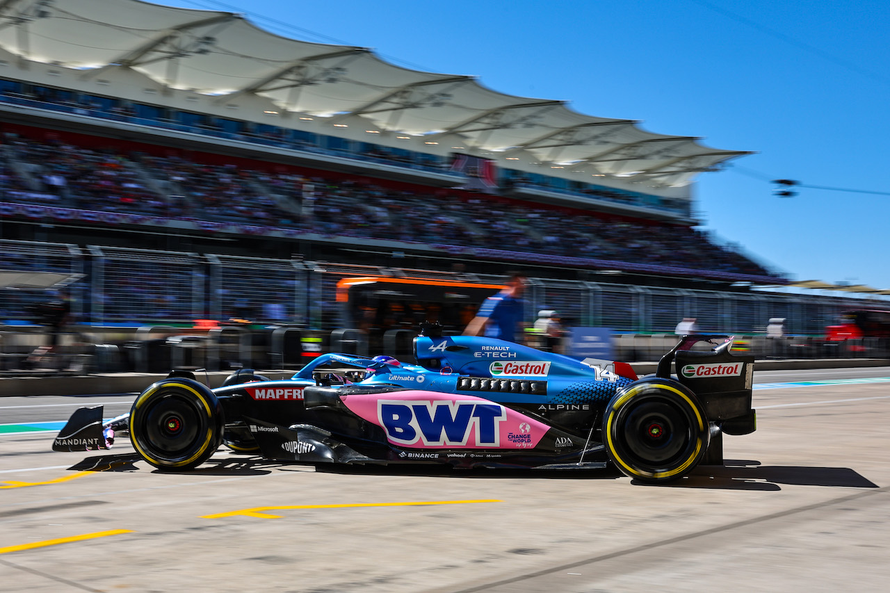 GP STATI UNITI, Fernando Alonso (ESP), Alpine F1 Team 
21.10.2022. Formula 1 World Championship, Rd 19, United States Grand Prix, Austin, Texas, USA, Practice Day.
- www.xpbimages.com, EMail: requests@xpbimages.com ¬© Copyright: Charniaux / XPB Images