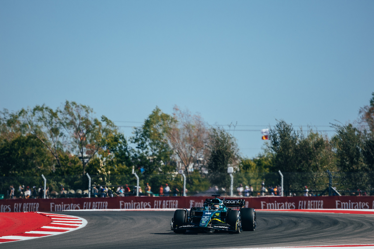 GP STATI UNITI, Lance Stroll (CDN) Aston Martin F1 Team AMR22.
21.10.2022. Formula 1 World Championship, Rd 19, United States Grand Prix, Austin, Texas, USA, Practice Day.
- www.xpbimages.com, EMail: requests@xpbimages.com © Copyright: Bearne / XPB Images