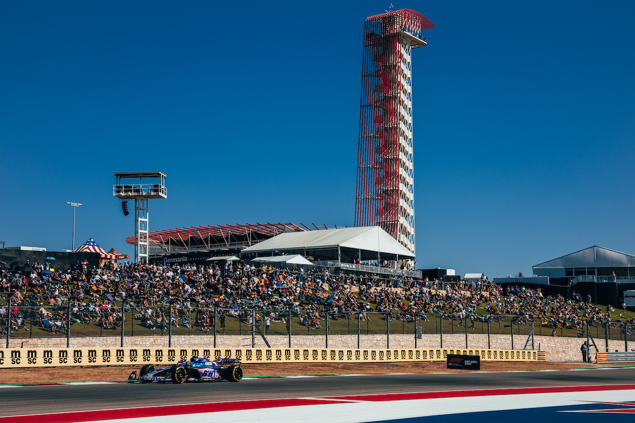 GP STATI UNITI, Esteban Ocon (FRA) Alpine F1 Team A522.
21.10.2022. Formula 1 World Championship, Rd 19, United States Grand Prix, Austin, Texas, USA, Practice Day.
- www.xpbimages.com, EMail: requests@xpbimages.com © Copyright: Bearne / XPB Images
