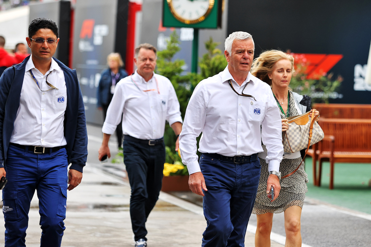 GP UNGHERIA, Derek Warwick (GBR) FIA Steward.
31.07.2022. Formula 1 World Championship, Rd 13, Hungarian Grand Prix, Budapest, Hungary, Gara Day.
- www.xpbimages.com, EMail: requests@xpbimages.com © Copyright: Moy / XPB Images