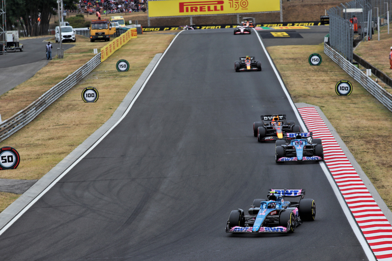 GP UNGHERIA, Esteban Ocon (FRA) Alpine F1 Team A522.
31.07.2022. Formula 1 World Championship, Rd 13, Hungarian Grand Prix, Budapest, Hungary, Gara Day.
 - www.xpbimages.com, EMail: requests@xpbimages.com © Copyright: Coates / XPB Images