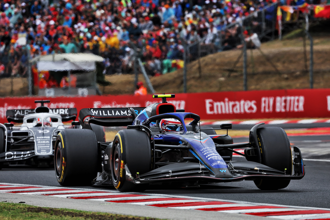 GP UNGHERIA, Nicholas Latifi (CDN) Williams Racing FW44.
31.07.2022. Formula 1 World Championship, Rd 13, Hungarian Grand Prix, Budapest, Hungary, Gara Day.
- www.xpbimages.com, EMail: requests@xpbimages.com © Copyright: Bearne / XPB Images