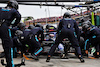 GP UNGHERIA, Nicholas Latifi (CDN) Williams Racing FW44 makes a pit stop.
31.07.2022. Formula 1 World Championship, Rd 13, Hungarian Grand Prix, Budapest, Hungary, Gara Day.
- www.xpbimages.com, EMail: requests@xpbimages.com © Copyright: Bearne / XPB Images
