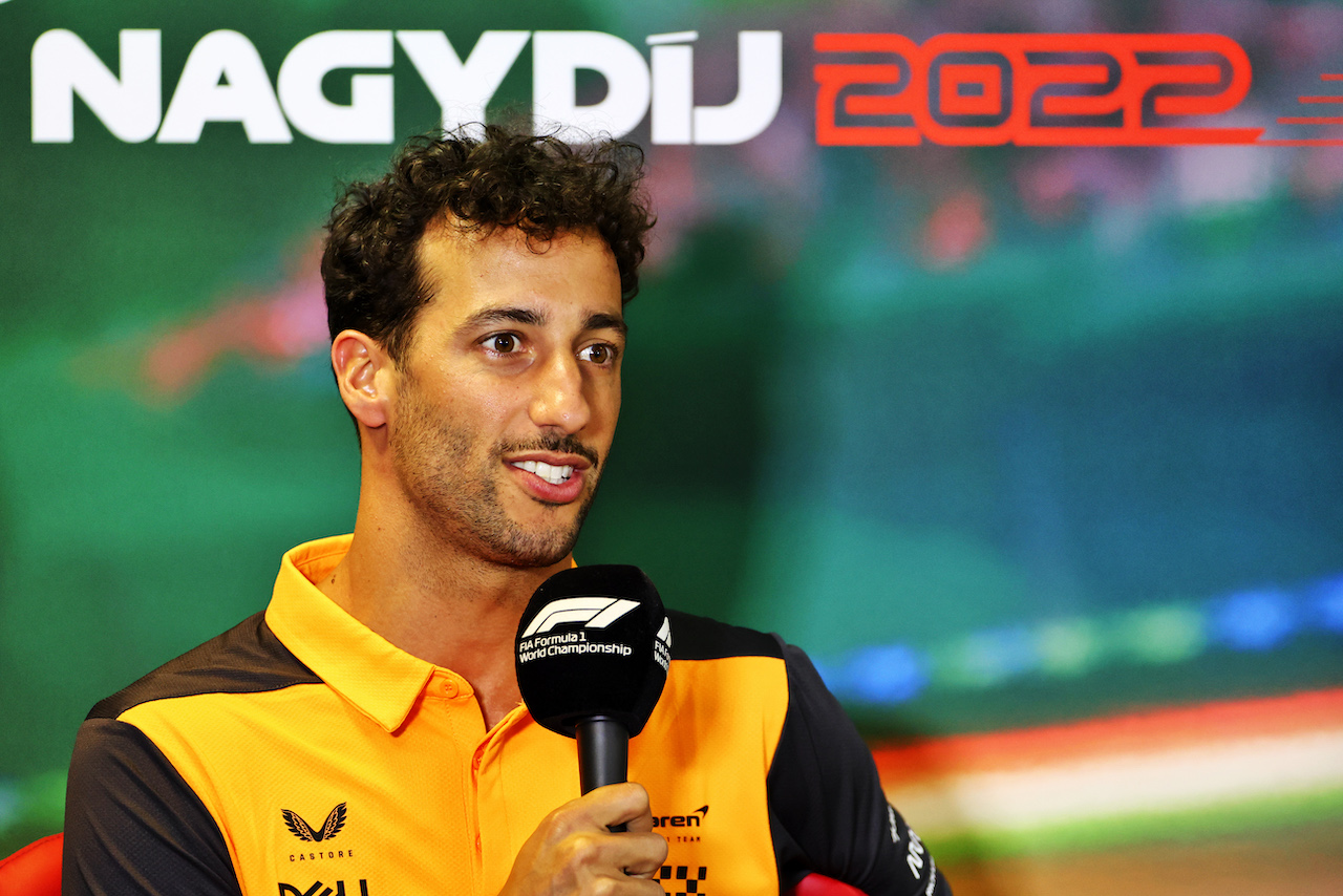 GP UNGHERIA, Daniel Ricciardo (AUS) McLaren in the FIA Press Conference.
28.07.2022. Formula 1 World Championship, Rd 13, Hungarian Grand Prix, Budapest, Hungary, Preparation Day.
- www.xpbimages.com, EMail: requests@xpbimages.com © Copyright: Charniaux / XPB Images
