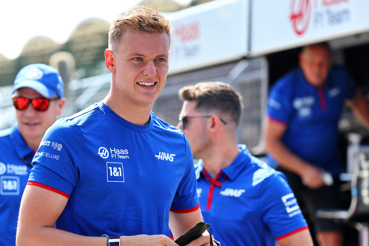 GP UNGHERIA, Mick Schumacher (GER) Haas F1 Team.
28.07.2022. Formula 1 World Championship, Rd 13, Hungarian Grand Prix, Budapest, Hungary, Preparation Day.
- www.xpbimages.com, EMail: requests@xpbimages.com © Copyright: Batchelor / XPB Images