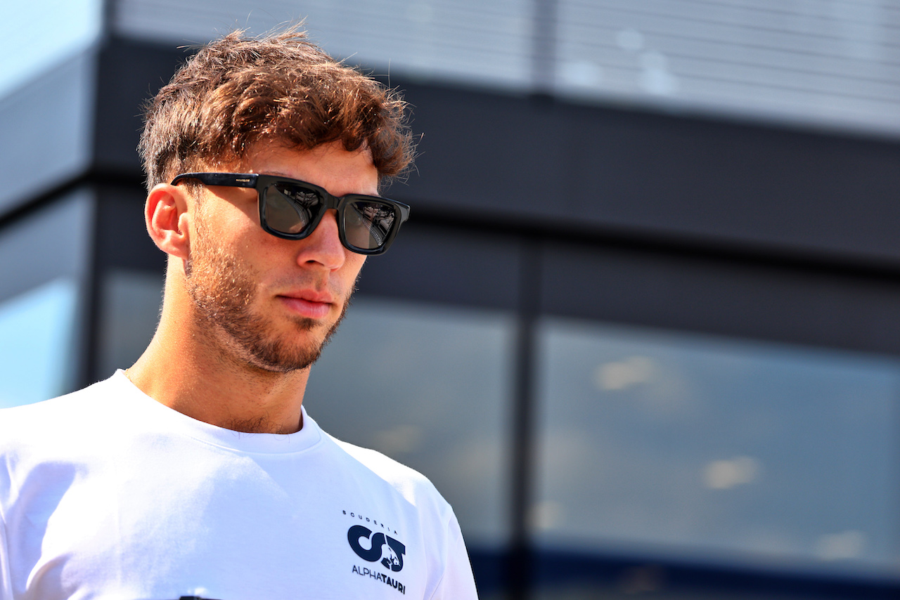 GP UNGHERIA, Pierre Gasly (FRA) AlphaTauri.
28.07.2022. Formula 1 World Championship, Rd 13, Hungarian Grand Prix, Budapest, Hungary, Preparation Day.
- www.xpbimages.com, EMail: requests@xpbimages.com © Copyright: Batchelor / XPB Images