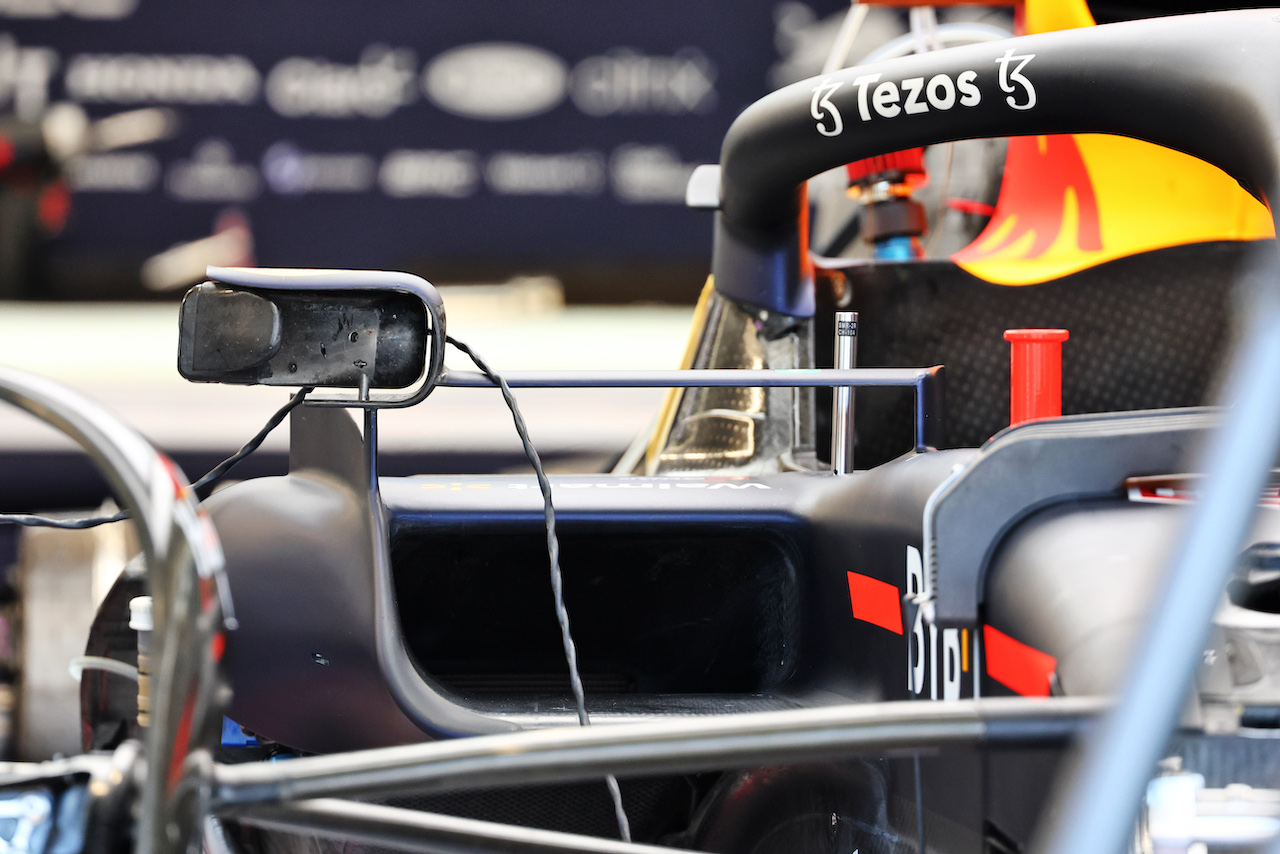 GP UNGHERIA, Red Bull Racing RB18 mirror detail.
28.07.2022. Formula 1 World Championship, Rd 13, Hungarian Grand Prix, Budapest, Hungary, Preparation Day.
- www.xpbimages.com, EMail: requests@xpbimages.com © Copyright: Batchelor / XPB Images
