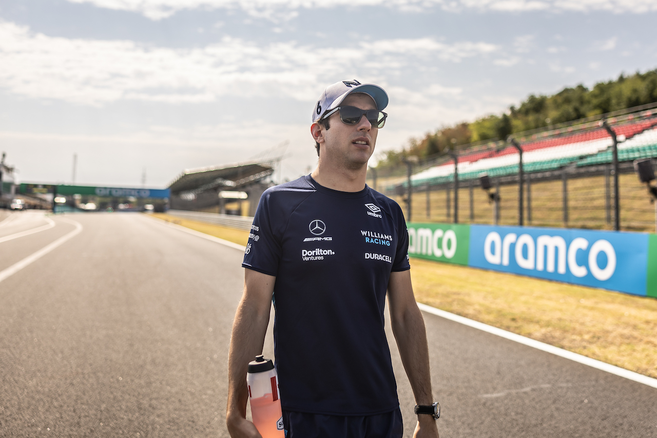 GP UNGHERIA, Nicholas Latifi (CDN) Williams Racing walks the circuit.
28.07.2022. Formula 1 World Championship, Rd 13, Hungarian Grand Prix, Budapest, Hungary, Preparation Day.
- www.xpbimages.com, EMail: requests@xpbimages.com © Copyright: Bearne / XPB Images