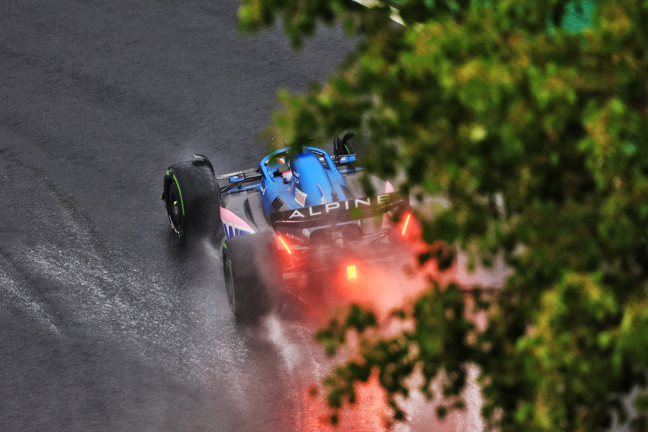 GP UNGHERIA, Fernando Alonso (ESP) Alpine F1 Team A522.
30.07.2022. Formula 1 World Championship, Rd 13, Hungarian Grand Prix, Budapest, Hungary, Qualifiche Day.
- www.xpbimages.com, EMail: requests@xpbimages.com © Copyright: Bearne / XPB Images