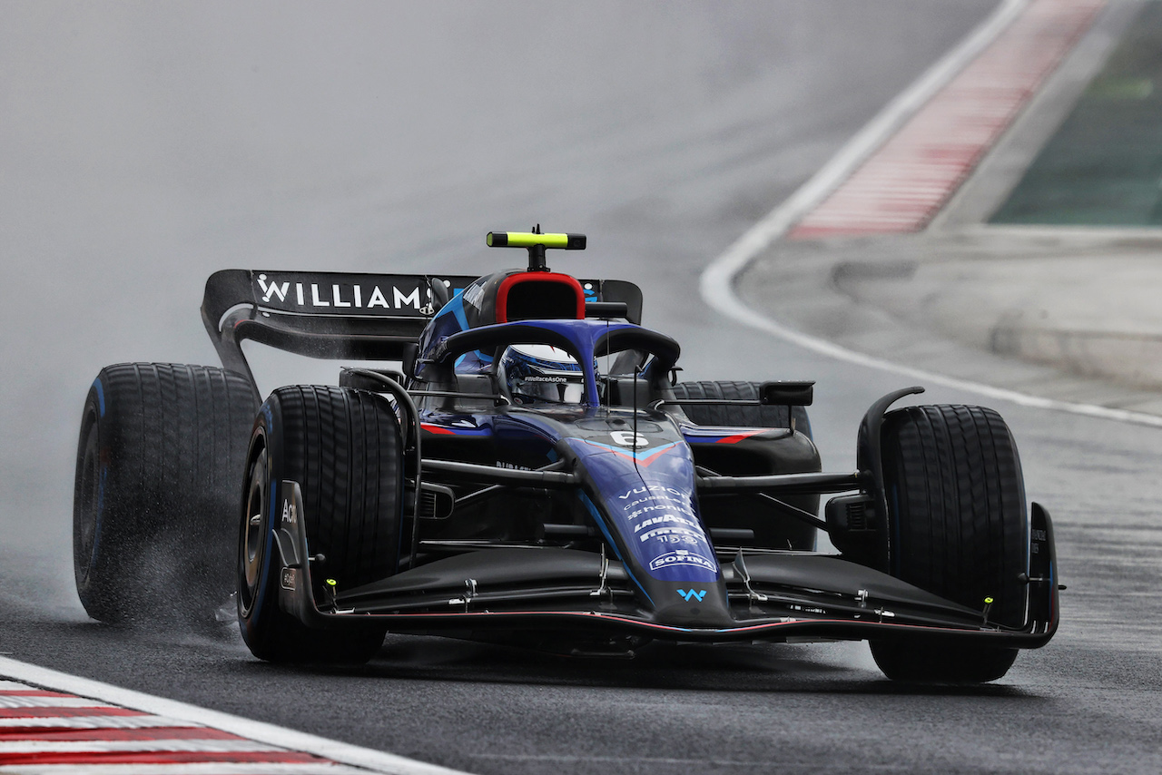 GP UNGHERIA, Nicholas Latifi (CDN) Williams Racing FW44.
30.07.2022. Formula 1 World Championship, Rd 13, Hungarian Grand Prix, Budapest, Hungary, Qualifiche Day.
- www.xpbimages.com, EMail: requests@xpbimages.com © Copyright: Moy / XPB Images