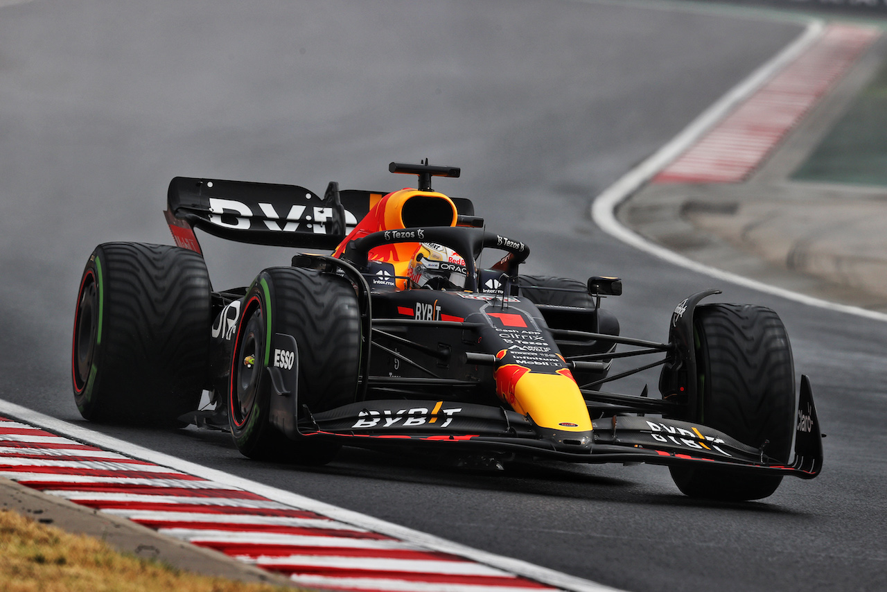 GP UNGHERIA, Max Verstappen (NLD) Red Bull Racing RB18.
30.07.2022. Formula 1 World Championship, Rd 13, Hungarian Grand Prix, Budapest, Hungary, Qualifiche Day.
- www.xpbimages.com, EMail: requests@xpbimages.com © Copyright: Moy / XPB Images