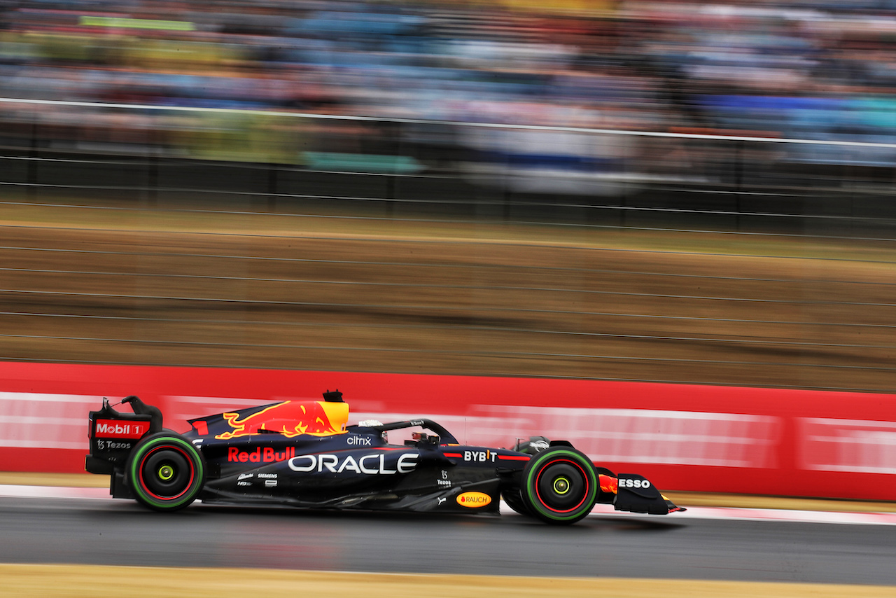 GP UNGHERIA, Max Verstappen (NLD) Red Bull Racing RB18.
30.07.2022. Formula 1 World Championship, Rd 13, Hungarian Grand Prix, Budapest, Hungary, Qualifiche Day.
 - www.xpbimages.com, EMail: requests@xpbimages.com © Copyright: Coates / XPB Images