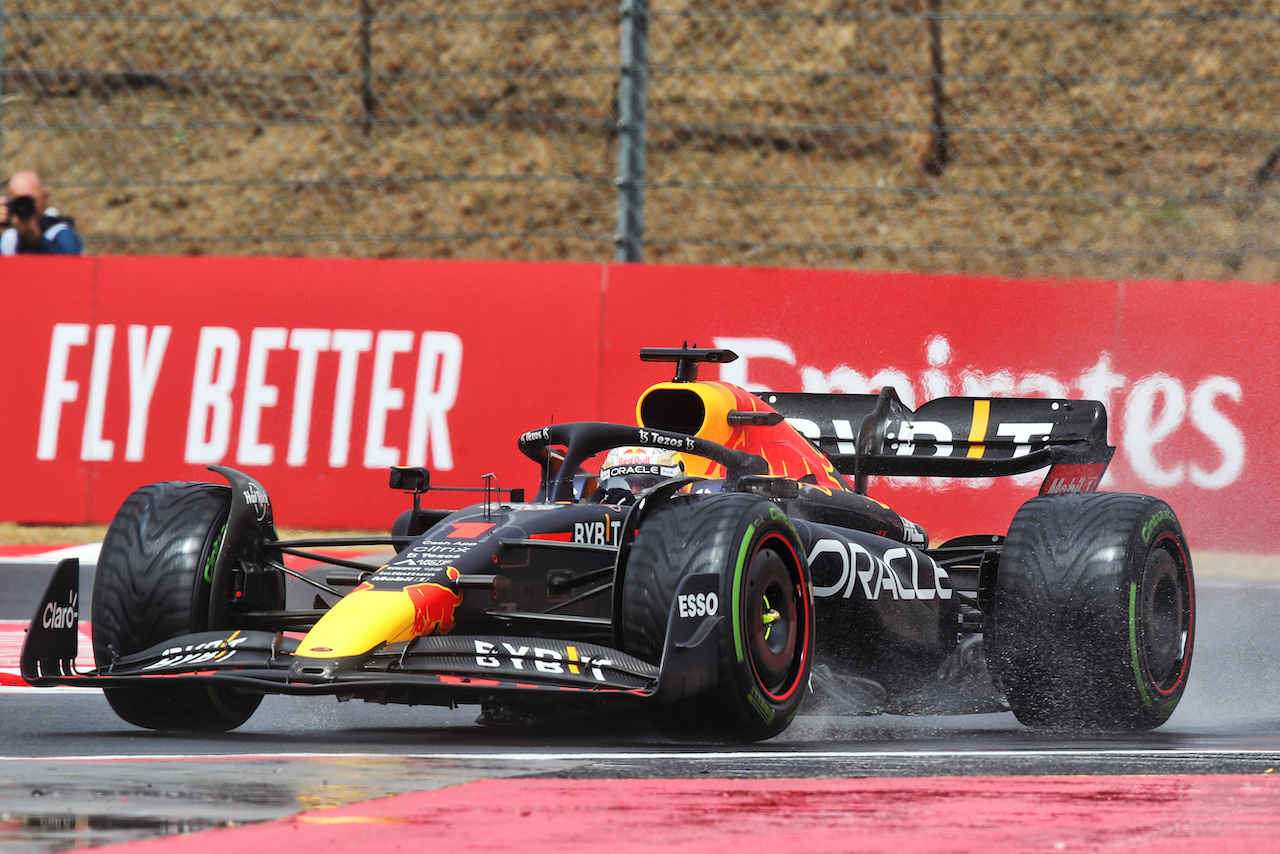 GP UNGHERIA, Max Verstappen (NLD) Red Bull Racing RB18.
30.07.2022. Formula 1 World Championship, Rd 13, Hungarian Grand Prix, Budapest, Hungary, Qualifiche Day.
 - www.xpbimages.com, EMail: requests@xpbimages.com © Copyright: Coates / XPB Images
