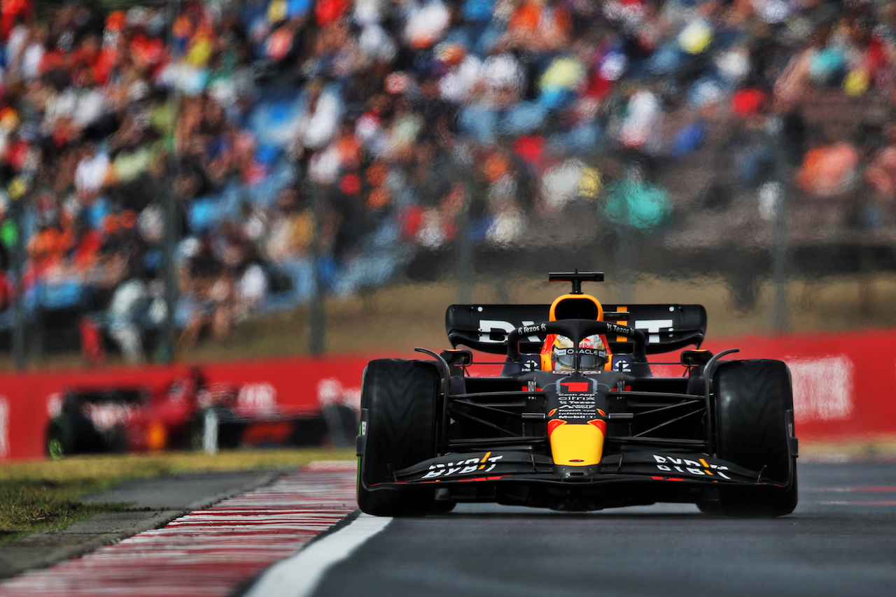 GP UNGHERIA, Max Verstappen (NLD) Red Bull Racing RB18.
30.07.2022. Formula 1 World Championship, Rd 13, Hungarian Grand Prix, Budapest, Hungary, Qualifiche Day.
 - www.xpbimages.com, EMail: requests@xpbimages.com © Copyright: Coates / XPB Images