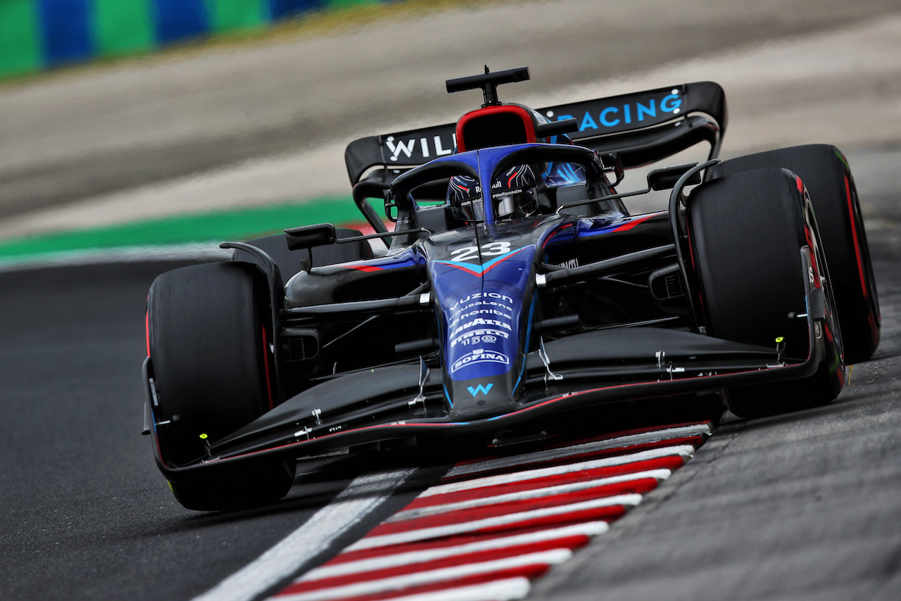 GP UNGHERIA, Alexander Albon (THA) Williams Racing FW44.
30.07.2022. Formula 1 World Championship, Rd 13, Hungarian Grand Prix, Budapest, Hungary, Qualifiche Day.
 - www.xpbimages.com, EMail: requests@xpbimages.com © Copyright: Coates / XPB Images